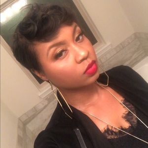 Meet your Posher, Crystal